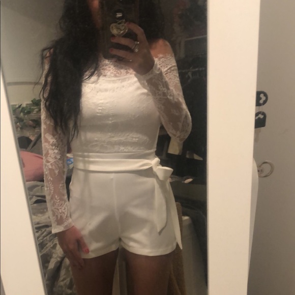 NEW- white lace appliqué romper with tie belt - Picture 4 of 5